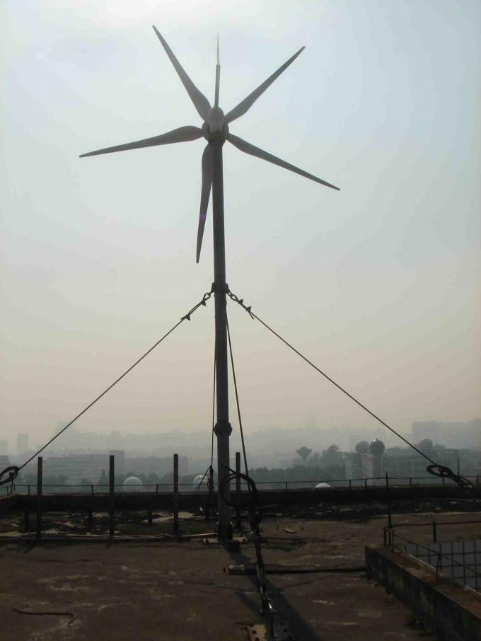 住宅の使用のための横の軸線の風力の発電機システム400W 12V 24V